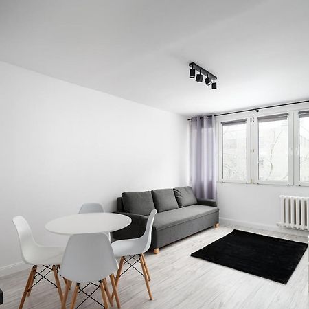 Wierzbno Modern Apartment Warsaw Exterior photo