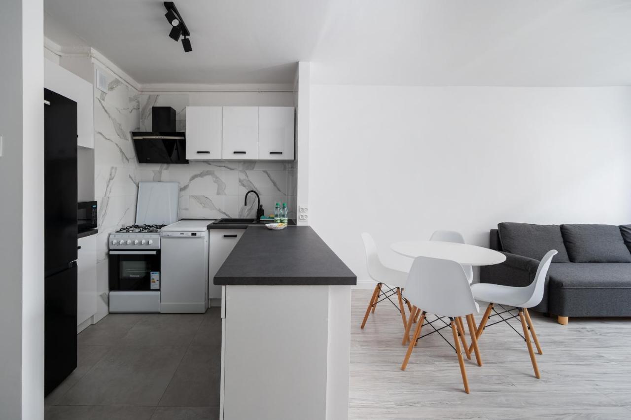 Wierzbno Modern Apartment Warsaw Exterior photo